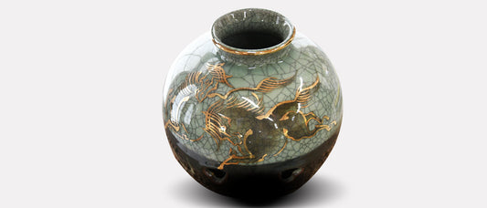 Ōbori Soma ware vase with blue crackle glaze and the traditional running horse motif